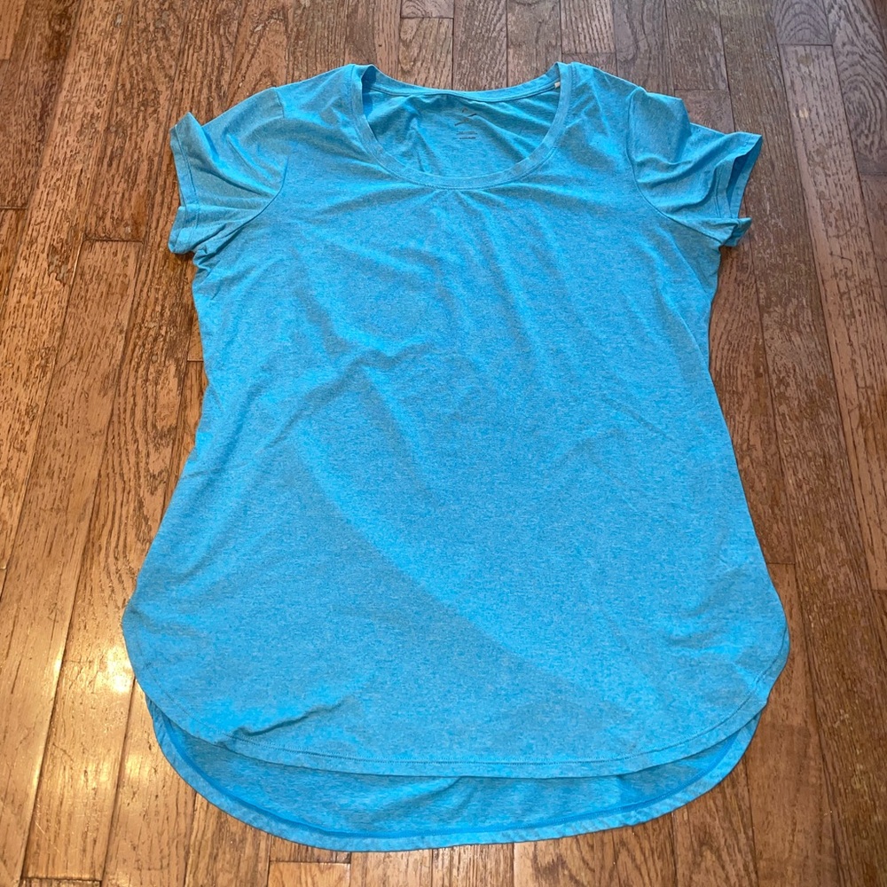 head curved hem t-shirt